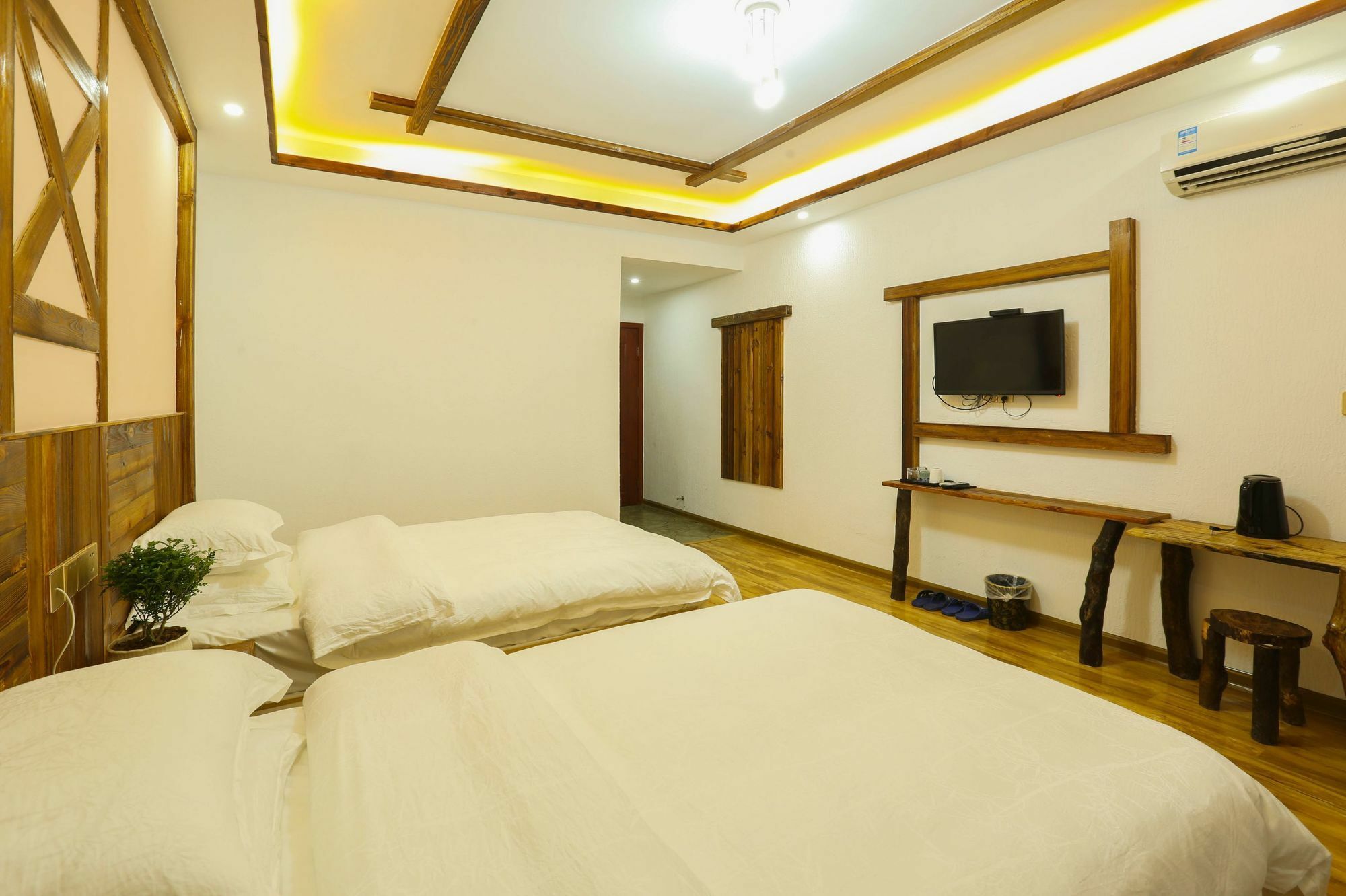 Yunshe Yuanlaiju Guesthouse Жангжиаже Екстериор снимка