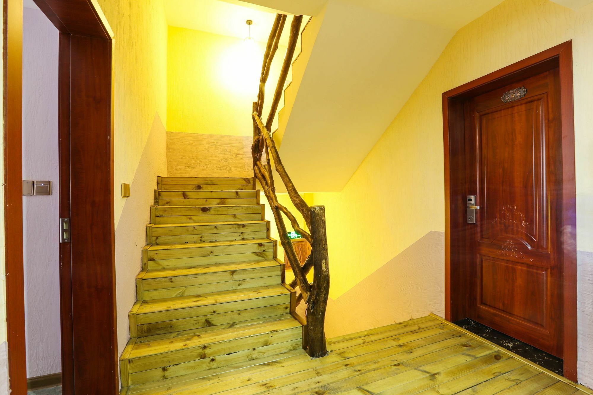Yunshe Yuanlaiju Guesthouse Жангжиаже Екстериор снимка